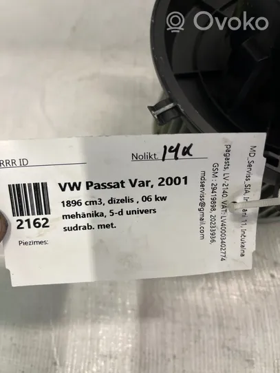 Volkswagen PASSAT B5 Lämmittimen puhallin 8D1820021