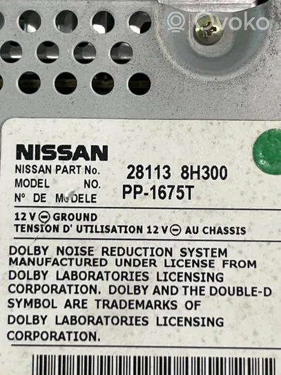 Nissan X-Trail T30 Unidad delantera de radio/CD/DVD/GPS 281138H300