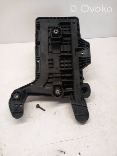 Audi A3 S3 8P Support boîte de batterie 1K0915333