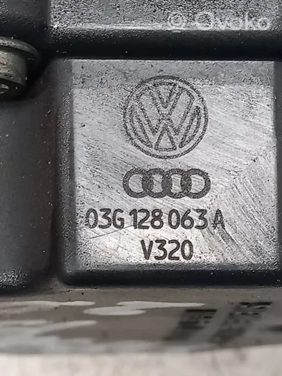 Volkswagen PASSAT B6 Clapet d'étranglement 03G128063A
