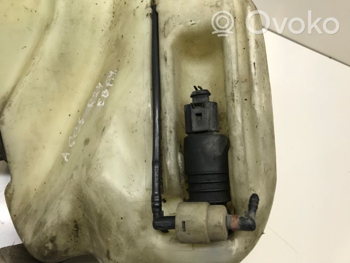 Audi A6 S6 C5 4B Réservoir de liquide lave-glace R24