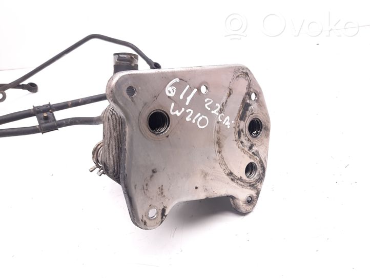 Mercedes-Benz E W210 Supporto di montaggio del filtro dell’olio A6111880301