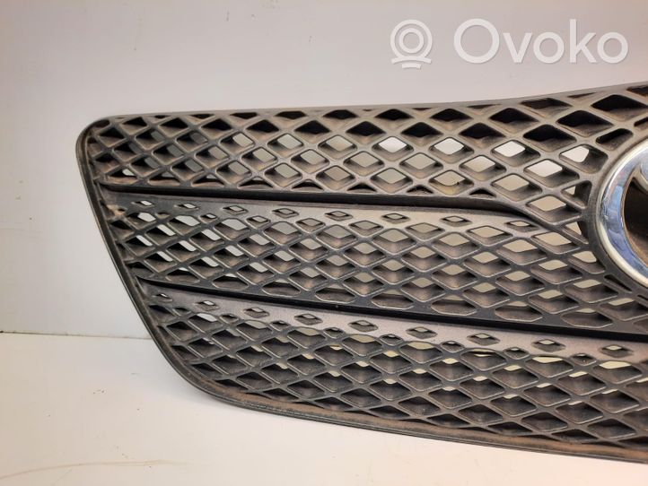 Toyota Corolla E120 E130 Grille calandre supérieure de pare-chocs avant 5311102150