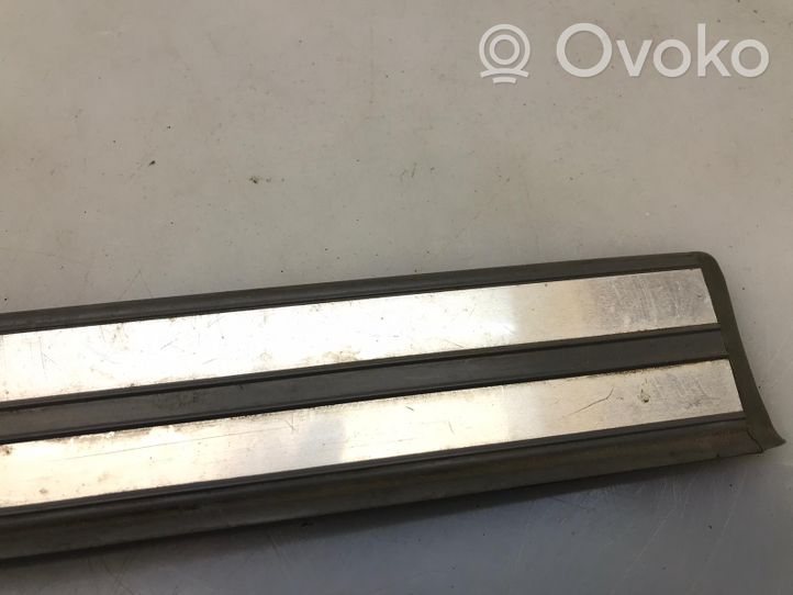 Mercedes-Benz E W210 Rivestimento anteriore minigonna laterale 2106800535