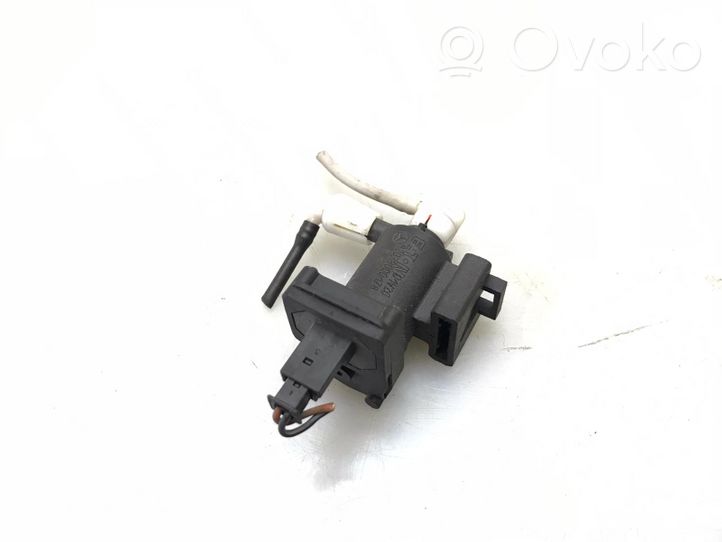 Mercedes-Benz C W203 Włącznik elektromagnetyczny rozrusznika / Solenoid A2038000176