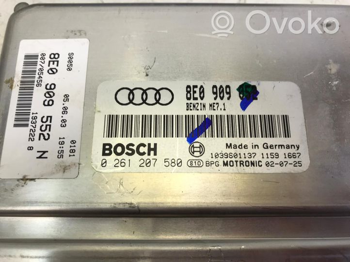 Audi A4 S4 B6 8E 8H Moottorinohjausyksikön sarja ja lukkosarja 8E0909552N