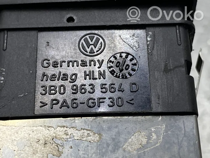 Volkswagen PASSAT B5.5 Seat heating switch 3B0963564