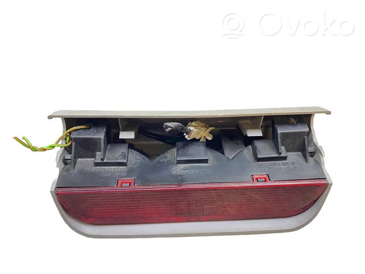 Mitsubishi Pajero Luce d’arresto centrale/supplementare P0223