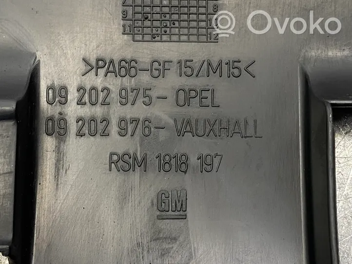 Opel Omega B2 Variklio dangtis (apdaila) 09202975