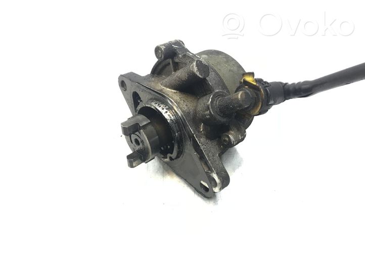 Opel Corsa C Vacuum pump 73501167