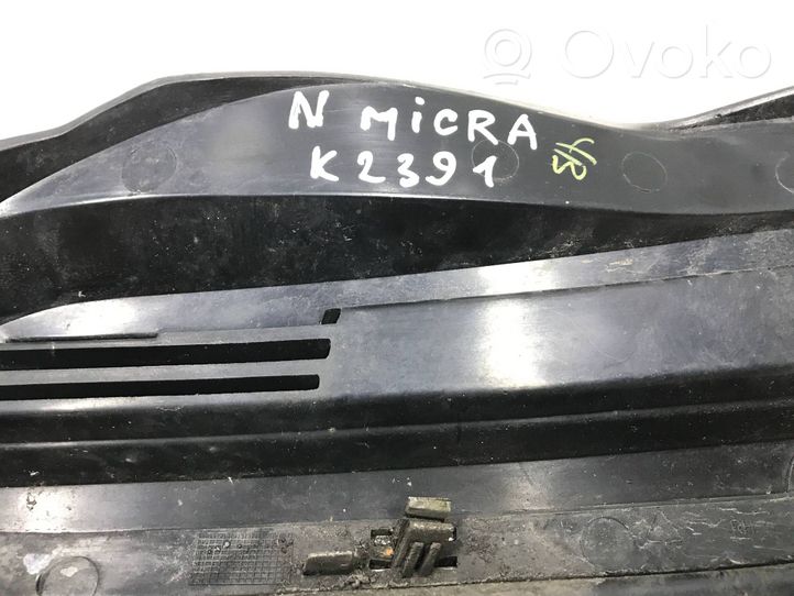 Nissan Micra Grille calandre supérieure de pare-chocs avant 62320AX600