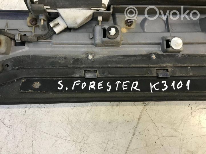 Subaru Forester SG Отделка номерного знака 