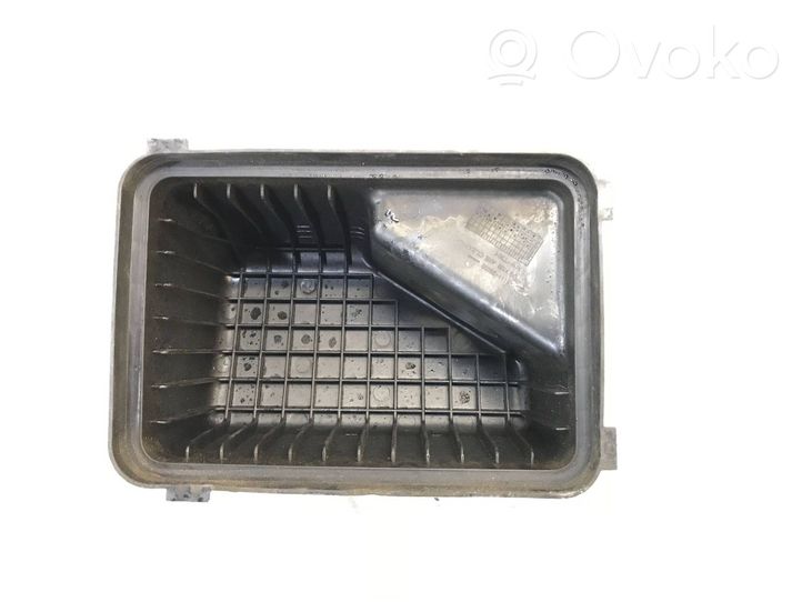 Hyundai Santa Fe Air filter box cover 2811126000