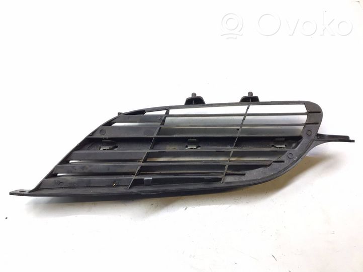 Nissan Almera N16 Grille inférieure de pare-chocs avant 9381m020