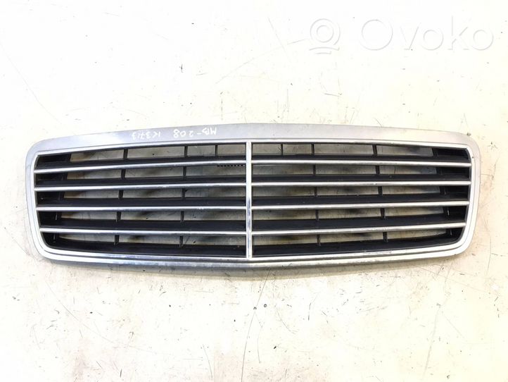 Mercedes-Benz CLK A208 C208 Grille de calandre avant 2088800085