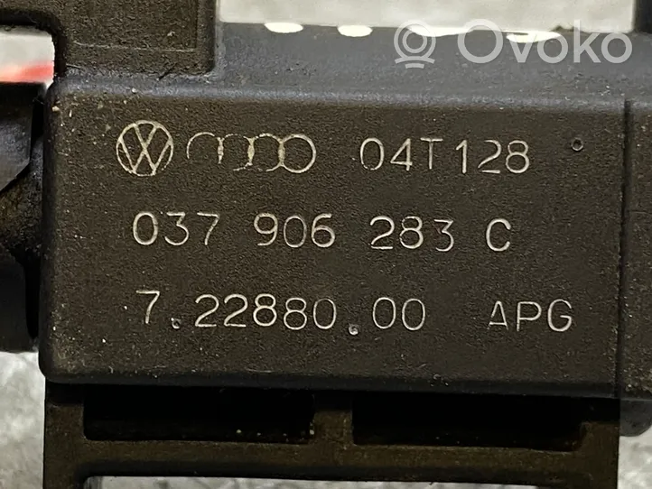 Volkswagen Golf V Zawór podciśnienia / Elektrozawór turbiny 037906283C