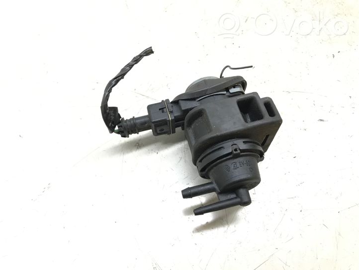 Nissan X-Trail T30 Electrovanne Soupape de Sûreté / Dépression 8200575400