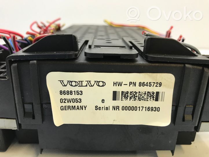 Volvo V70 Set scatola dei fusibili 8688153