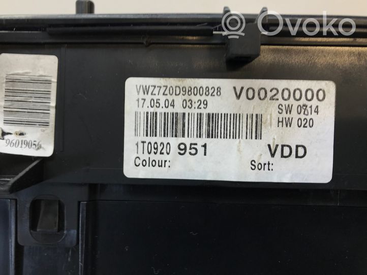 Volkswagen Touran I Komputer / Sterownik ECU i komplet kluczy 06A906033DR