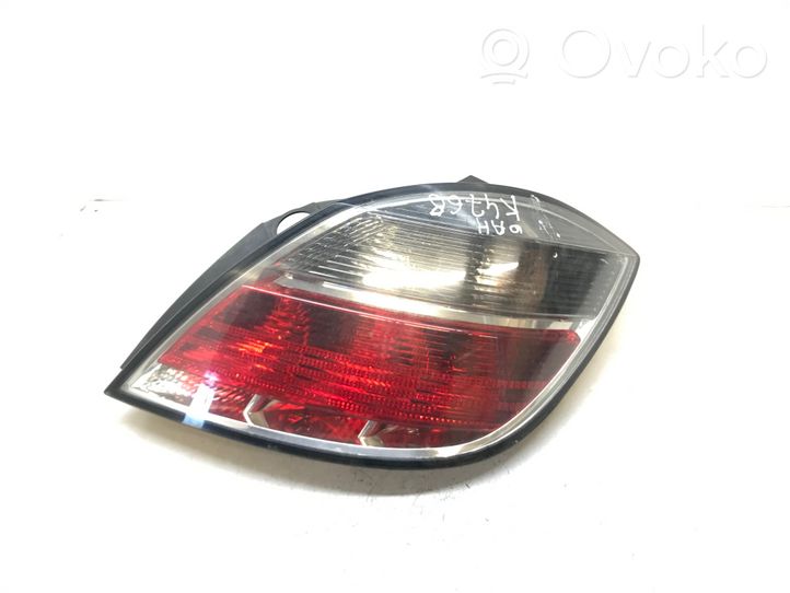 Opel Astra H Lampa tylna 495056087