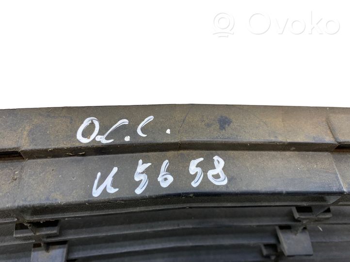 Opel Corsa C Unteres Gitter dreiteilig vorne 464549018
