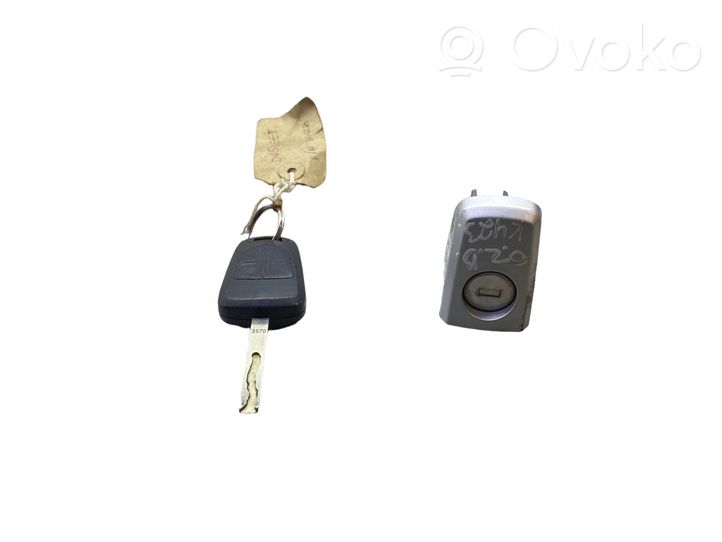 Opel Zafira B Ignition key/card K423