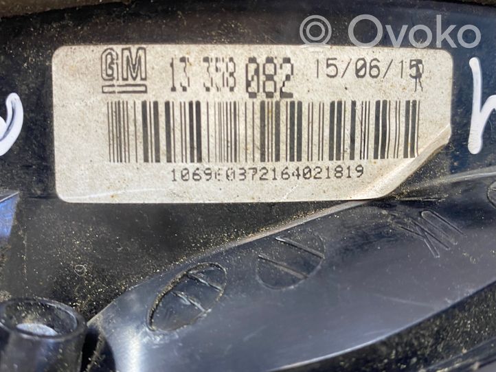 Opel Astra J Lampy tylnej klapy bagażnika 13358082