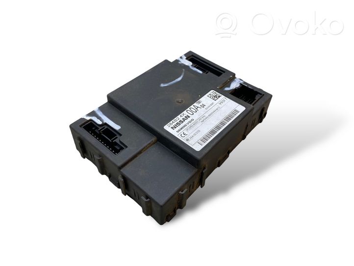 Nissan Navara Kit centralina motore ECU e serratura MB2758006754