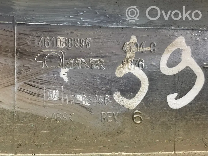 Opel Astra H Takaluukun rekisterikilven valon palkki 461088395