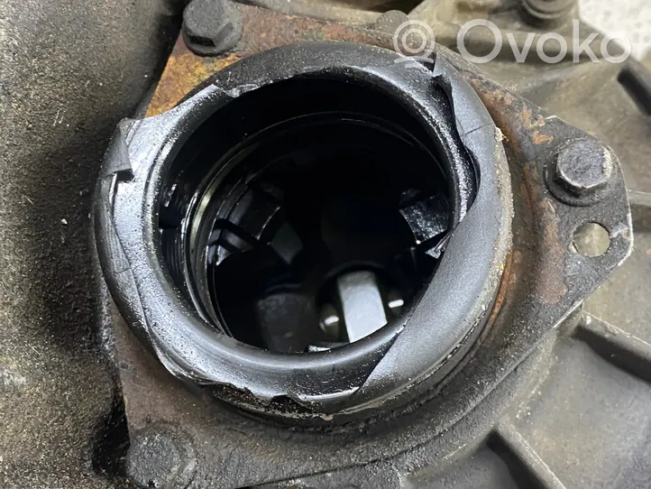 Opel Vivaro Mechaninė 6 pavarų dėžė 7701722863