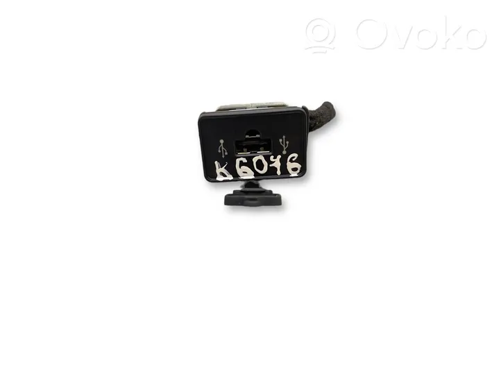 Alfa Romeo 159 Connettore plug in USB 156074010