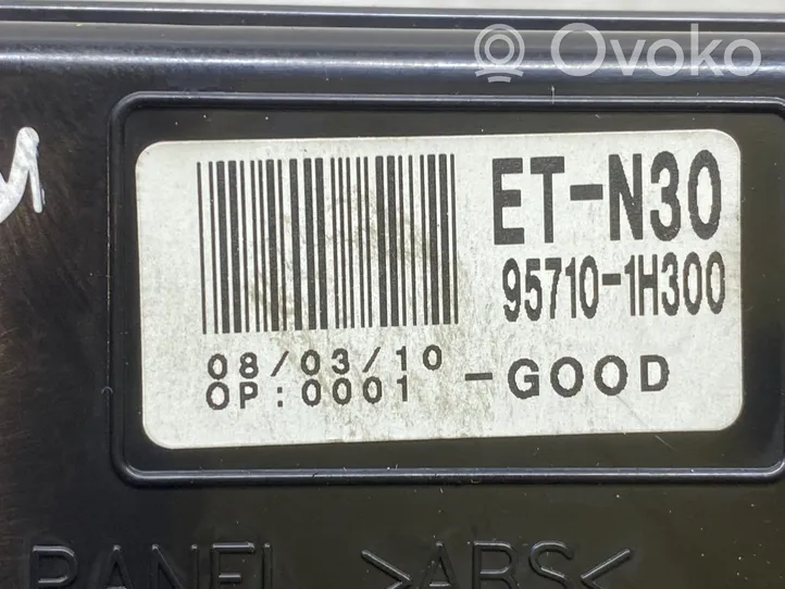 KIA Ceed Monitor / wyświetlacz / ekran 957101H300