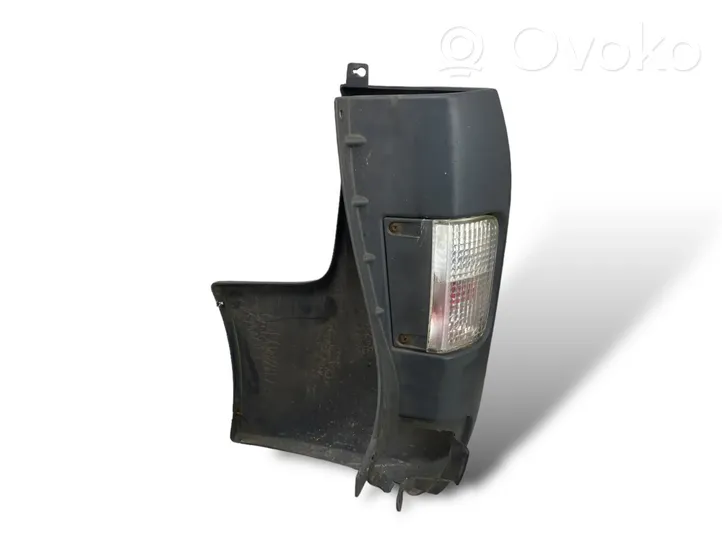 Opel Vivaro Rivestimento del pannello parte angolare del paraurti posteriore 7700313232