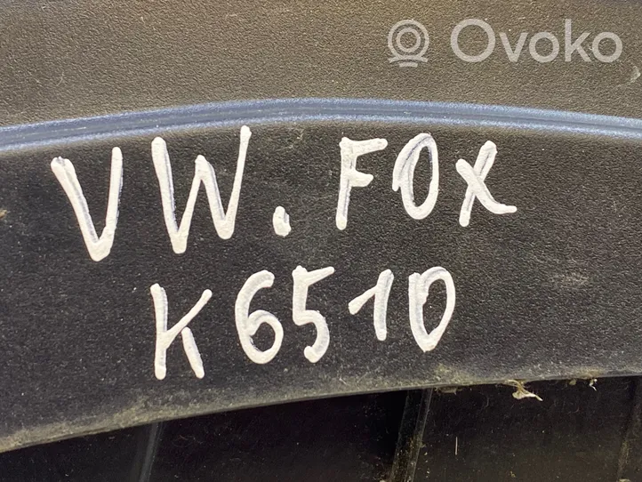 Volkswagen Fox Задний фонарь в кузове 