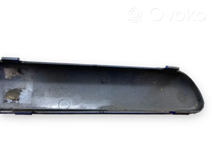 Volkswagen Polo IV 9N3 Modanatura separatore del paraurti anteriore 6Q0807718A