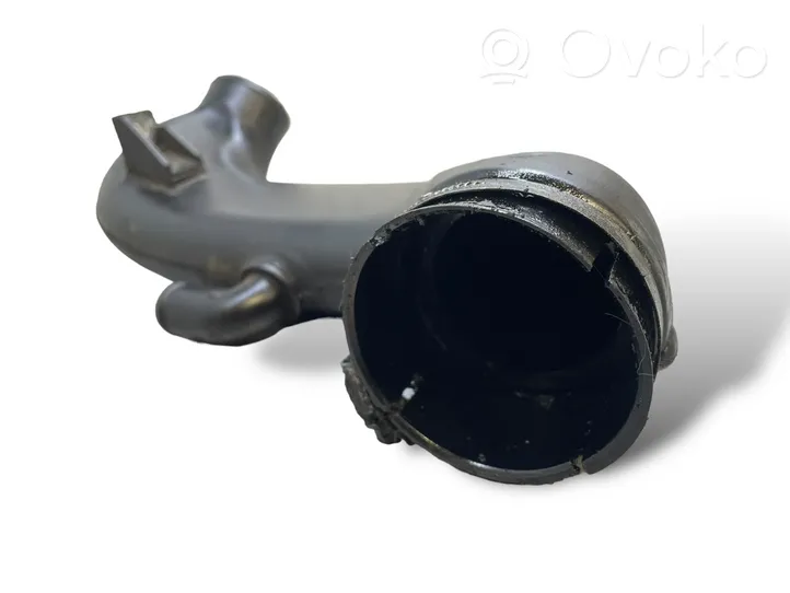 Opel Zafira B Tube d'admission de tuyau de refroidisseur intermédiaire 55561910