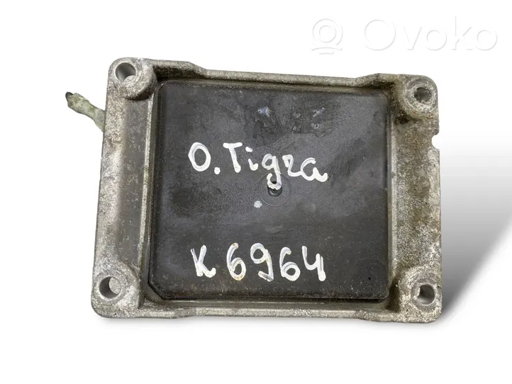Opel Tigra B Moottorinohjausyksikön sarja ja lukkosarja 55354328