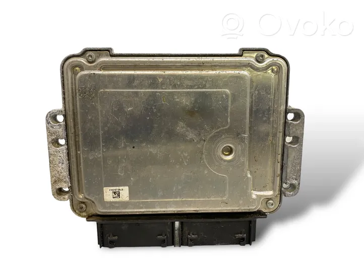 Ford Focus Komputer / Sterownik ECU i komplet kluczy CV6112A650AME