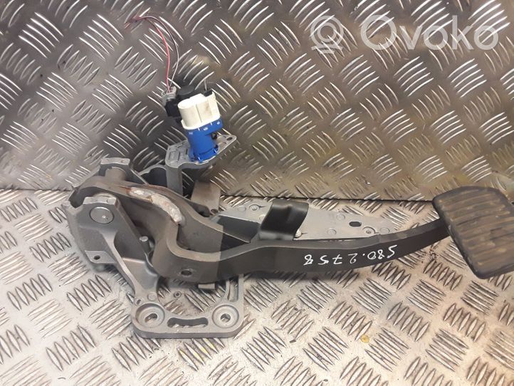 Volvo S80 Brake pedal 30643745