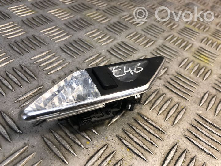 BMW 3 E46 Illuminazione sedili anteriori 8375586