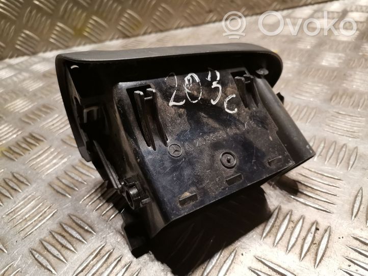 Mercedes-Benz CLC CL203 Copertura griglia di ventilazione cruscotto 2038300554