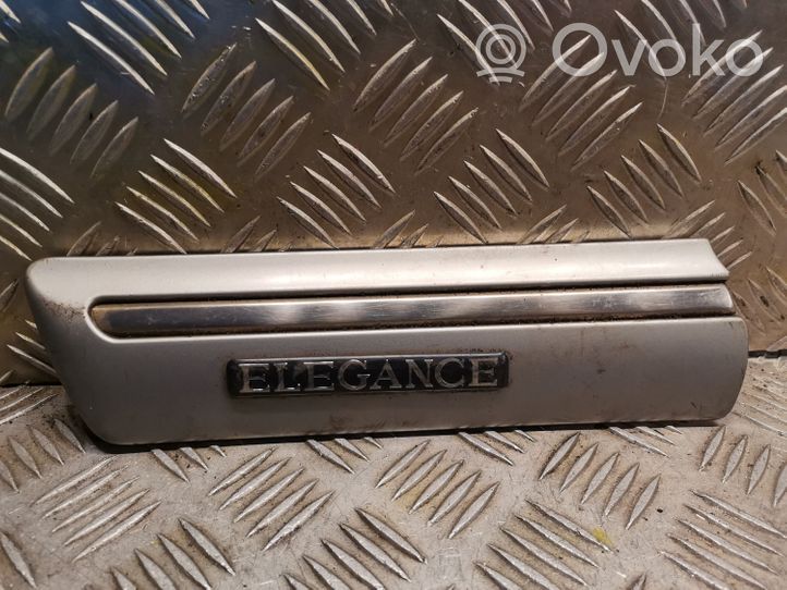 Mercedes-Benz E W210 Grill / Wlot powietrza błotnika przedniego 2106900182