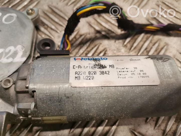 Mercedes-Benz S W220 Motor/activador 2208203842