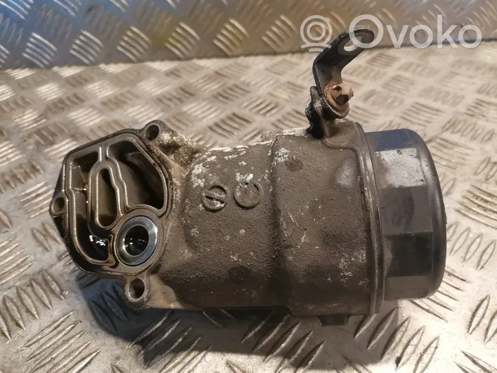 Mercedes-Benz Vito Viano W639 Support de filtre à huile 6421800010