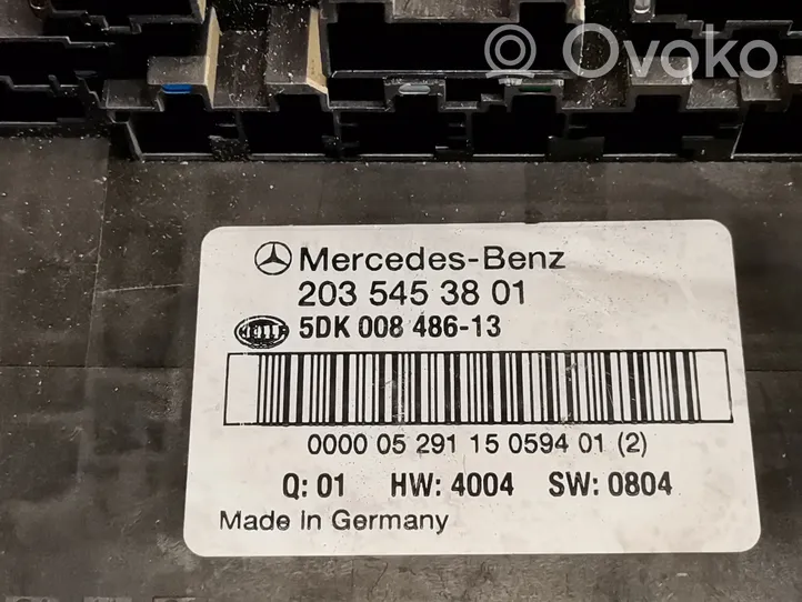 Mercedes-Benz C W203 Boîte à fusibles 2035453801