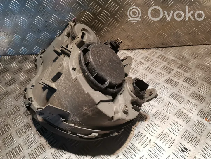 Mercedes-Benz CLC CL203 Lampa przednia 2038204861