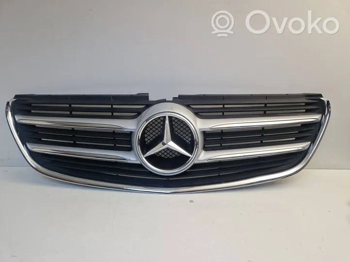 Mercedes-Benz V Class W447 Maskownica / Grill / Atrapa górna chłodnicy A4478800283