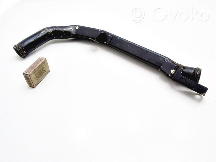 Audi A8 S8 D3 4E Durite de refroidissement tube 077121070N