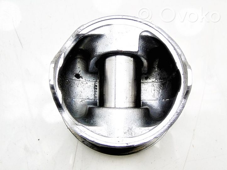 Volvo S40, V40 Piston 