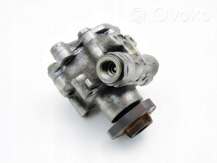 Audi A3 8Y Ohjaustehostimen pumppu 06A133062